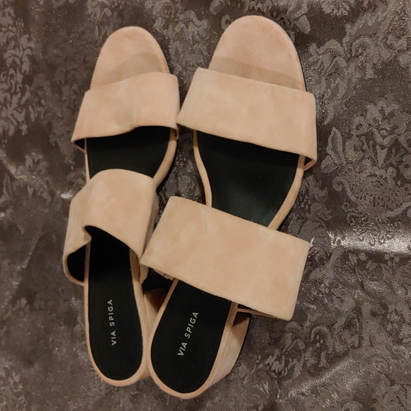 Via Spiga Pink Swede Heeled Slip Ons - Picture 1 of 8